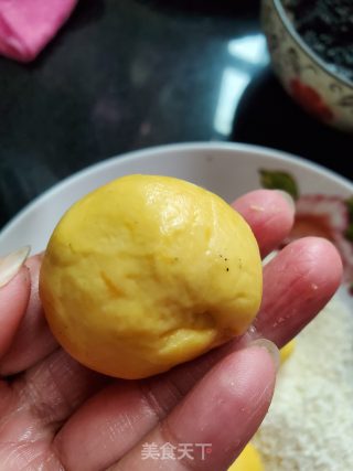 炸南瓜球的做法步骤：5