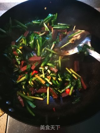 韭菜炒鸭血的做法步骤：6
