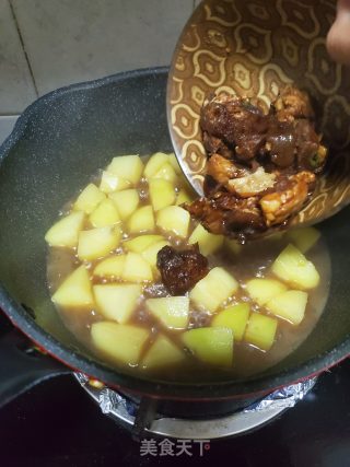 土豆焖牛腩的做法步骤：8