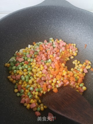 火腿玉米时蔬的做法步骤：3