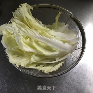 白菜鸡蛋面的做法步骤：1