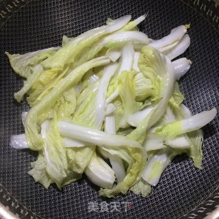 白菜鸡蛋面的做法步骤：3