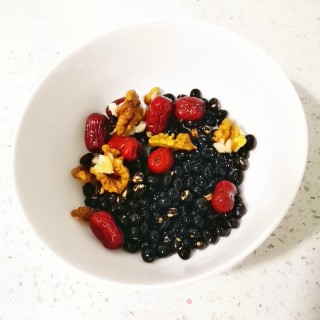 黑豆红枣核桃露的做法步骤：1