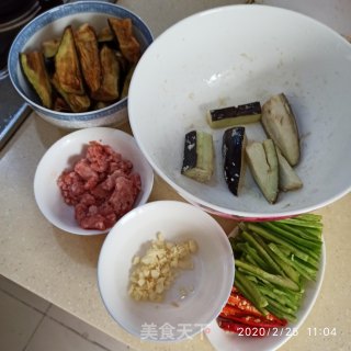 鱼香茄子煲的做法步骤：1