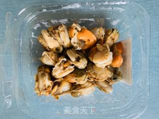 干贝鲜虾萝卜丝汤的做法步骤：1