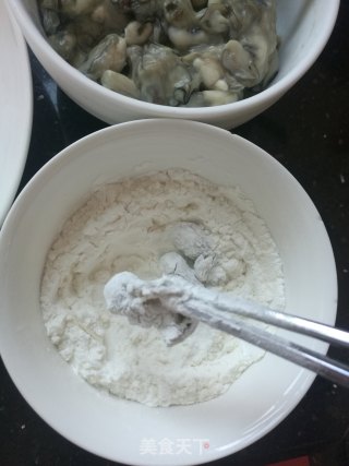 炸海蛎子的做法步骤：2