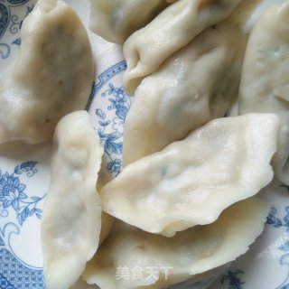 煎槐花水饺的做法步骤：1