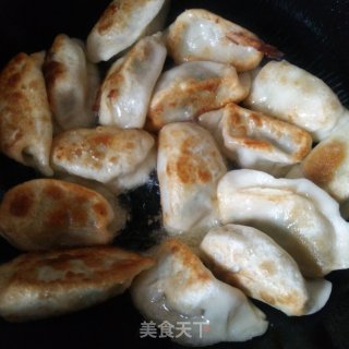 煎槐花水饺的做法步骤：3