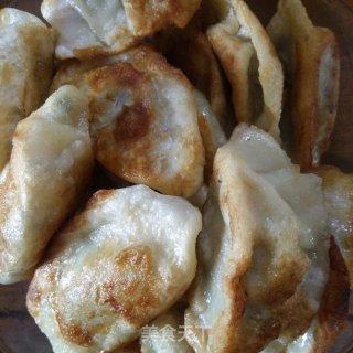 煎槐花水饺的做法步骤：4