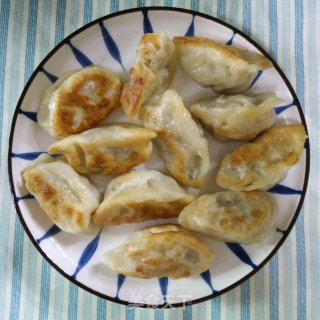 煎槐花水饺的做法步骤：5