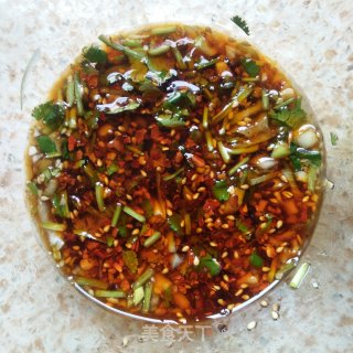 酸汤水饺的做法步骤：2