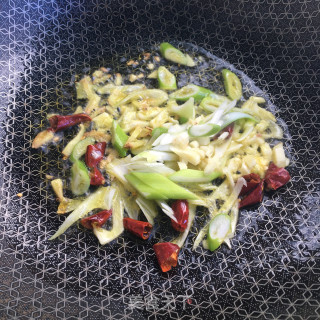 西红柿炒菜花的做法步骤：5