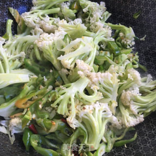 西红柿炒菜花的做法步骤：6