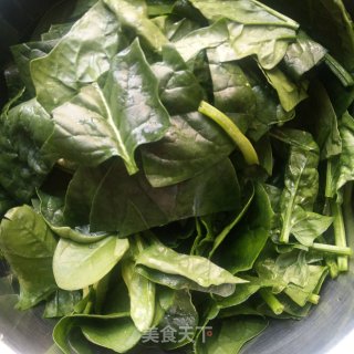 响油菠菜的做法步骤：1