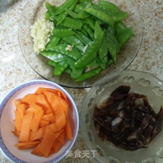 腊肠炒荷兰豆的做法步骤：2