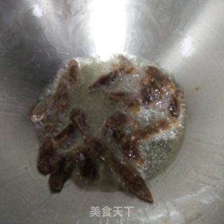 腊肠炒荷兰豆的做法步骤：3