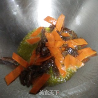 腊肠炒荷兰豆的做法步骤：4