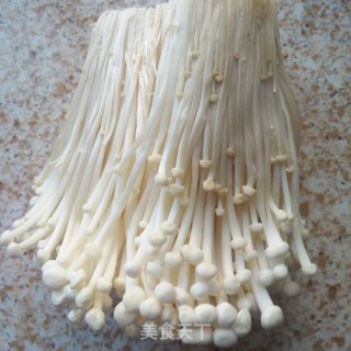凉拌金针菇的做法步骤：1