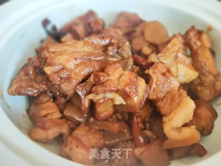 土豆烧排骨的做法步骤：1