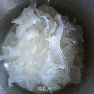 养胃银耳小米糊的做法步骤：1