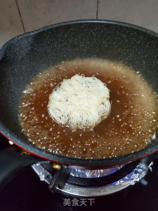 酸菜牛腩细米粉的做法步骤：5