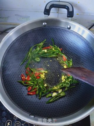 辣炒绿豆芽的做法步骤：4