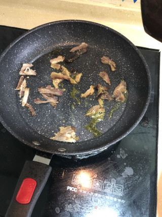 腊肉鸡汤冬瓜条的做法步骤：3