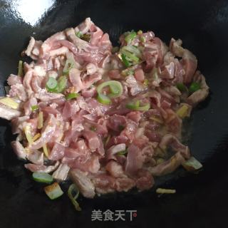 萝卜粉条炒肉的做法步骤：6