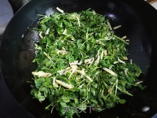 花草炒冬笋的做法步骤：5