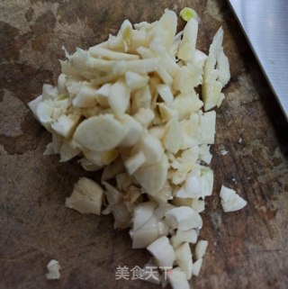 酸豆角辣炒芦蒿的做法步骤：2