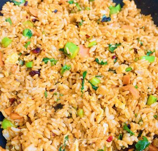 能吃三碗的【老干妈炒饭】，居家必备！！的做法步骤：7