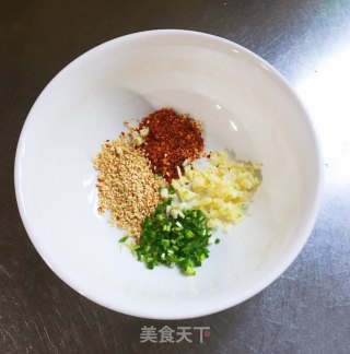 干切牛肉面的做法步骤：1