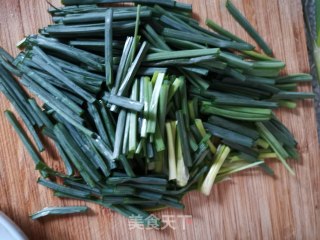 荞头炒腊鸭腿的做法步骤：2