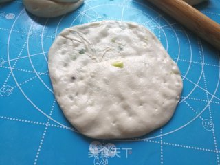 香葱油酥饼的做法步骤：7