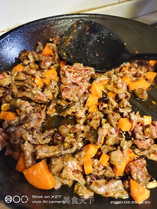 胡萝卜炒牛肉的做法步骤：5
