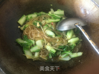 小白菜炒粉条的做法步骤：8