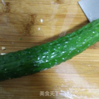 花生米拌黄瓜的做法步骤：1