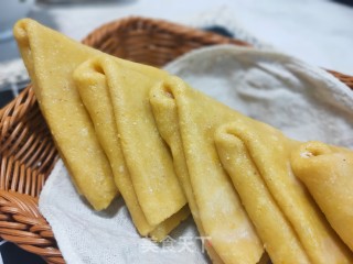 玉米面蒸卷的做法步骤：16