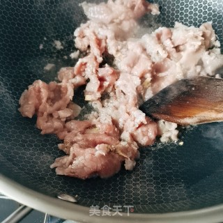 荞子炒牛肉的做法步骤：5