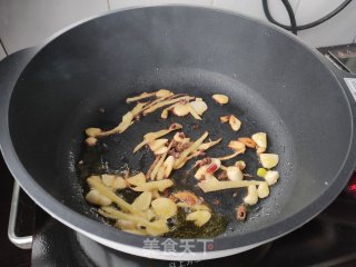 酱焖梭鱼的做法步骤：2