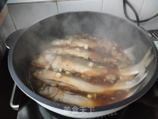 酱焖梭鱼的做法步骤：6