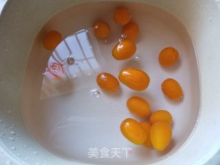 金桔雪梨汤的做法步骤：1