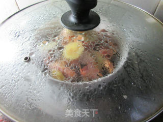 蒸鱿鱼干腊鸡腿的做法步骤：8