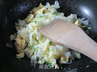 鸡蛋炒银耳的做法步骤：6