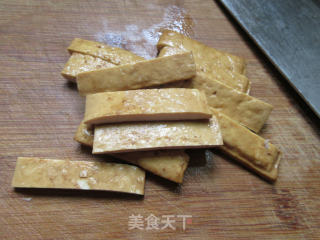 香干荷兰豆拌银耳的做法步骤：2