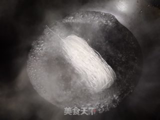 鸡蛋粉丝的做法步骤：1