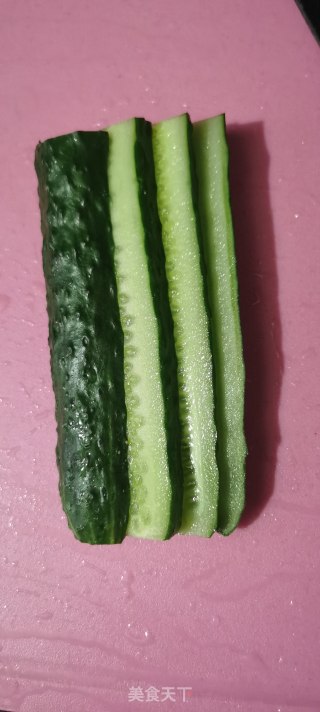 黄瓜木耳黄花菜肉条的做法步骤：4