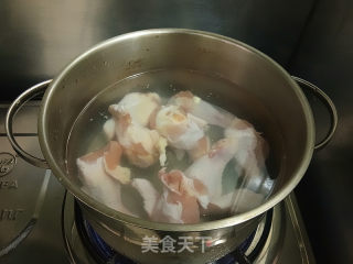 红糖鸡翅根的做法步骤：2