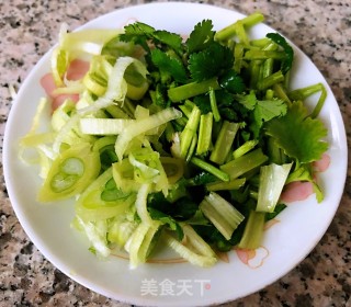 菠菜金针菇肥牛汤的做法步骤：5