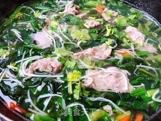 菠菜金针菇肥牛汤的做法步骤：11